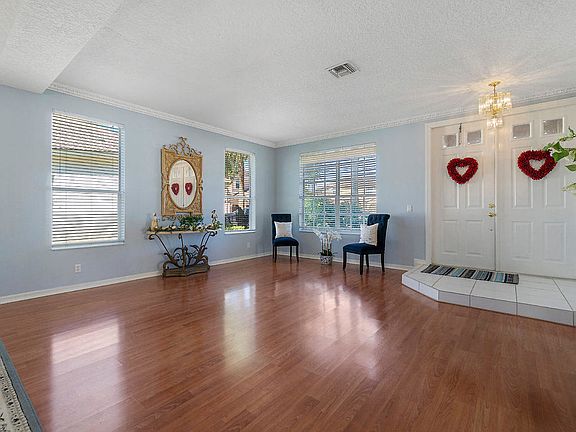 4th image of 15920 Lisbon Ct