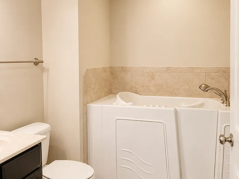 2502 Clear Pines Ct — Photo 19