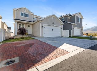 4694 E Lake Corner Dr, Eagle Mountain, UT 84005