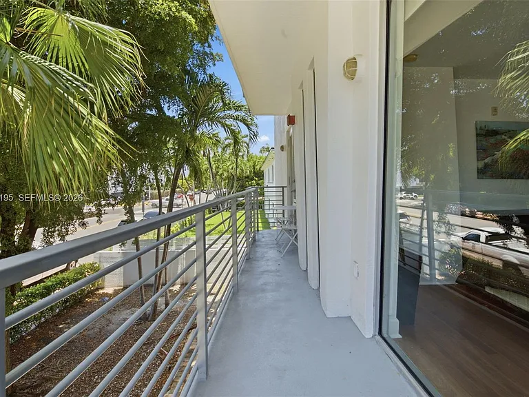 945 Michigan Ave #3 — Photo 9