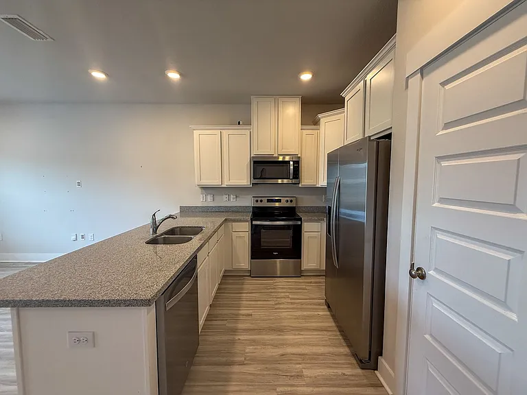 9502 Nature Creek Cir — Photo 4