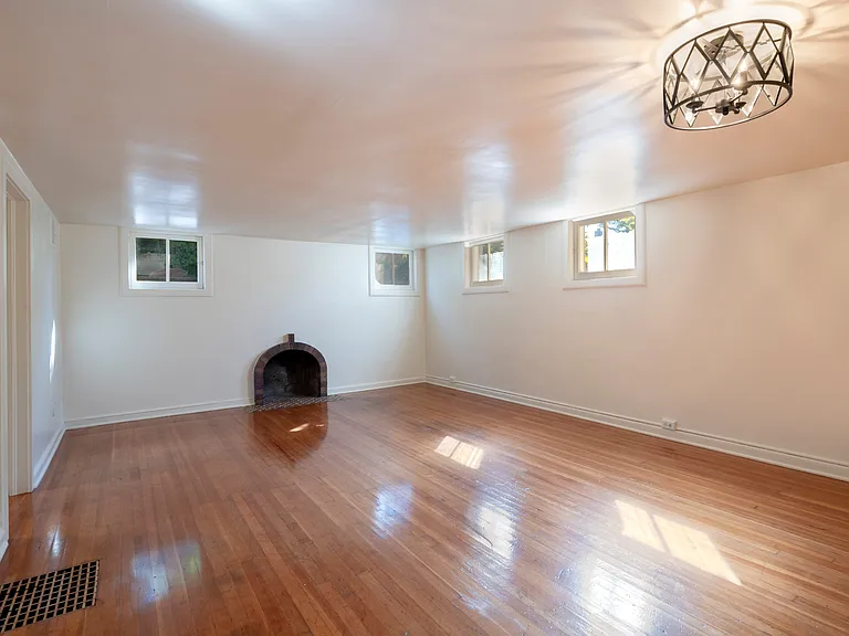 1621 E Princeton Ave — Photo 21