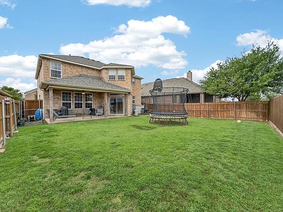 2nd image of 2679 Lake Ridge Dr