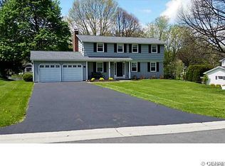 101 Nettlecreek Rd, Fairport, NY 14450