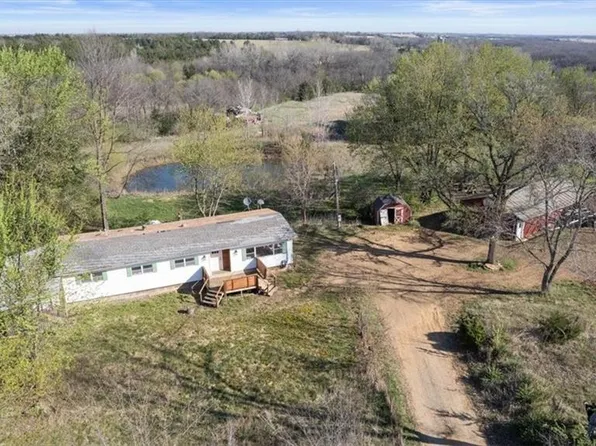 5722 W 117th St, Carbondale, KS 66414