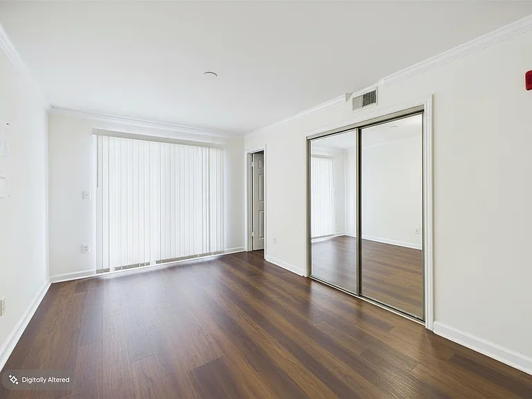 501 W 26th St #314 — Photo 7