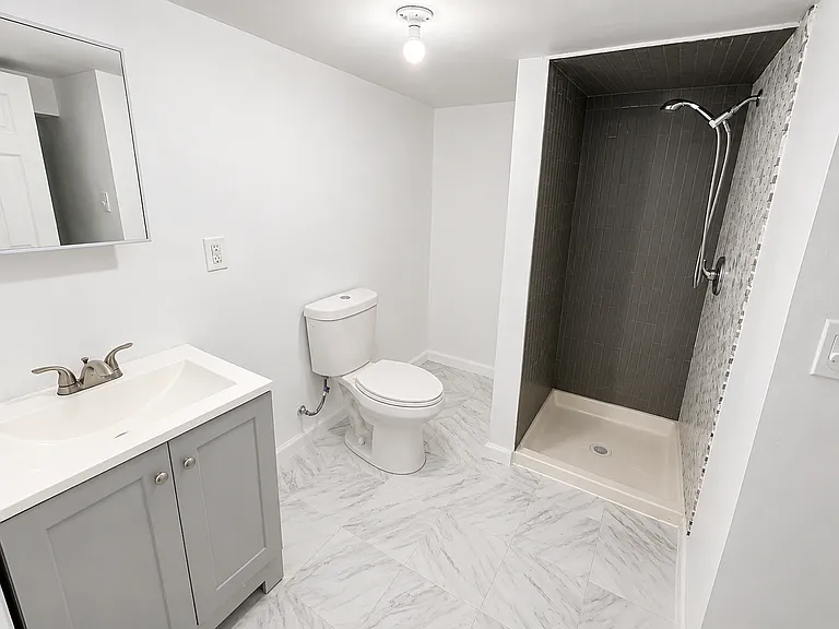 259-261 Seymour Ave #BASEMENT — Photo 2