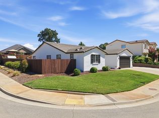 3406 Carlsbad Ln, Redding, CA 96002