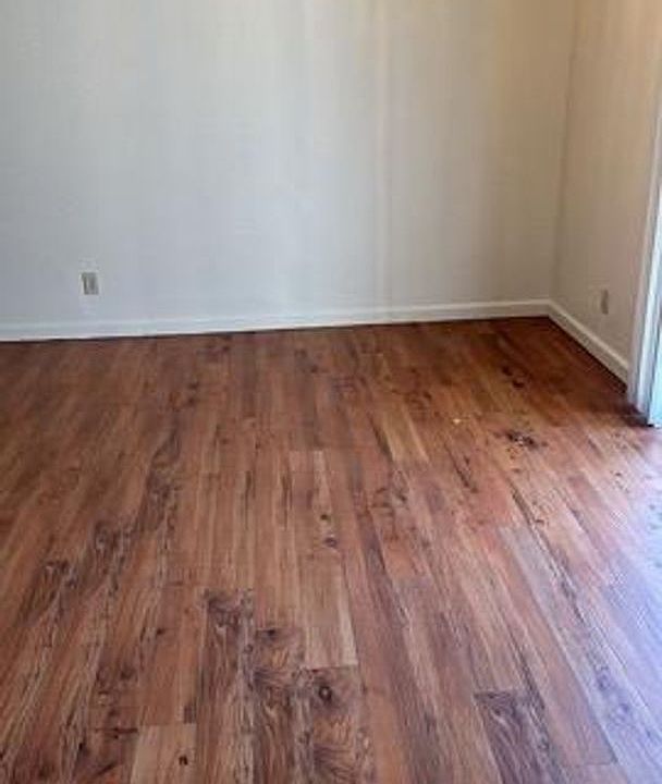 2nd image of 4922 Saddlerock Way