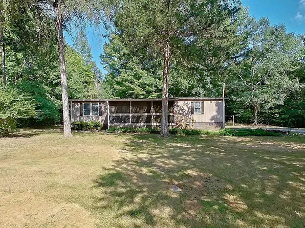 201 Carlton Rd, Woodruff, SC 29388