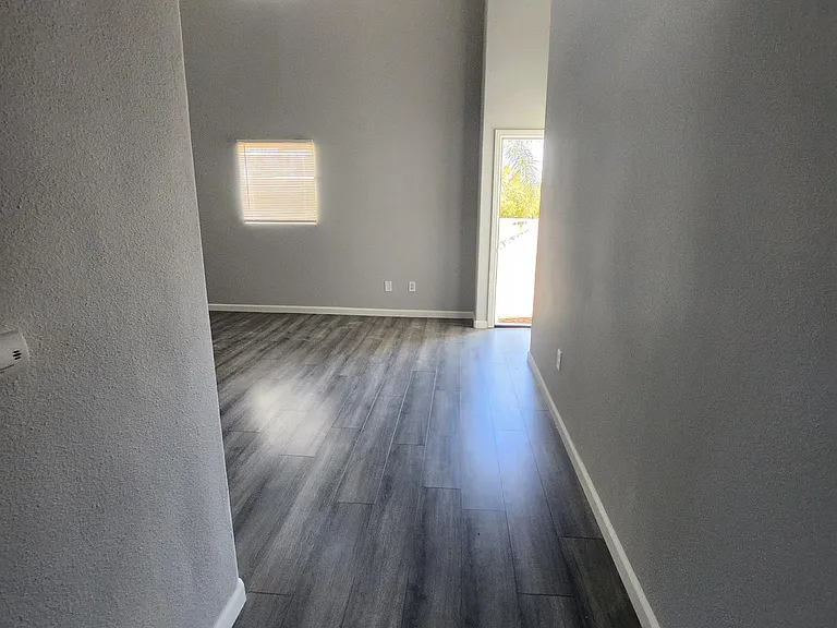684 W 3rd St #101 — Photo 6