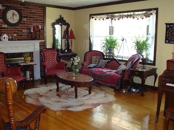 Living Room w/ Fireplace