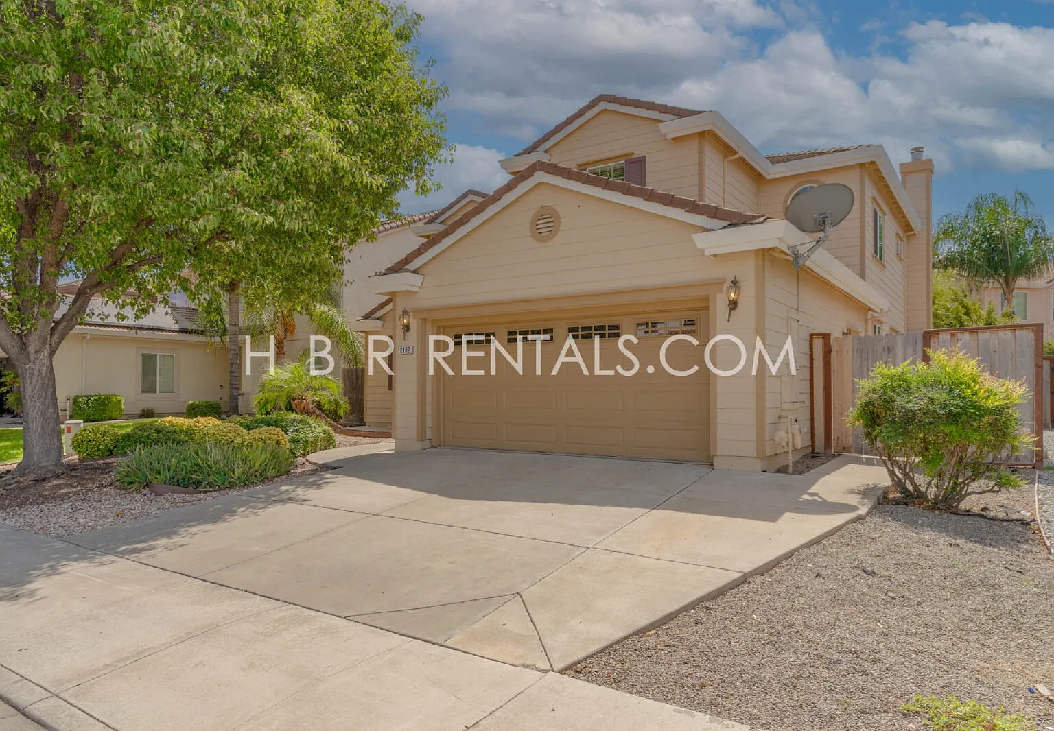 5 bed, 3.0 bath, 2994 sqft, $3,200 — Photo 2