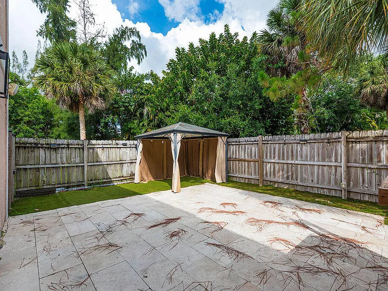 160 Baldwin Blvd — Photo 8