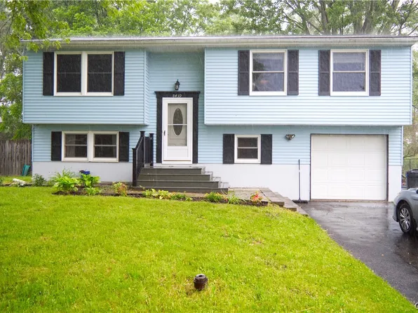 8439 Torchwood Ln, Cicero, NY 13039