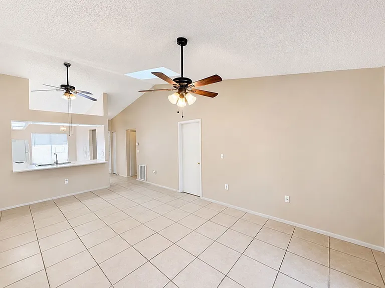 2910 Western Willow Ter — Photo 5