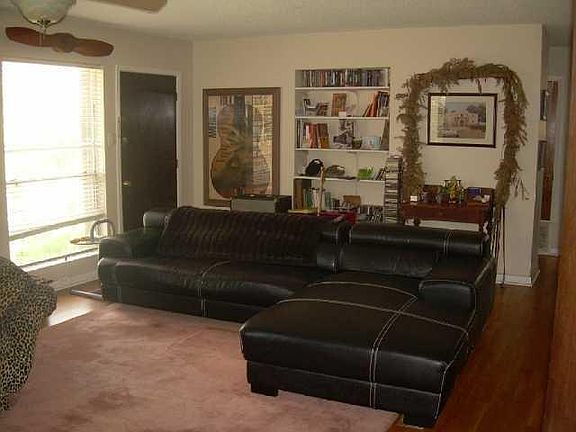 2nd image of 1911 Casa Grande Dr APT B