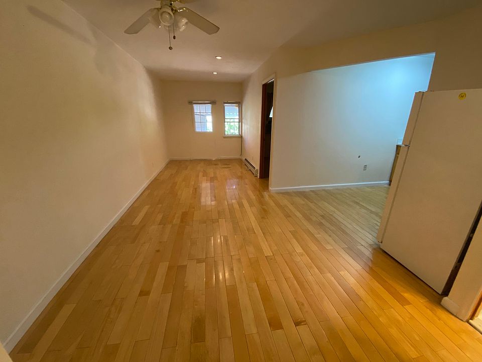 1st image of 21807 64th Ave APT 1