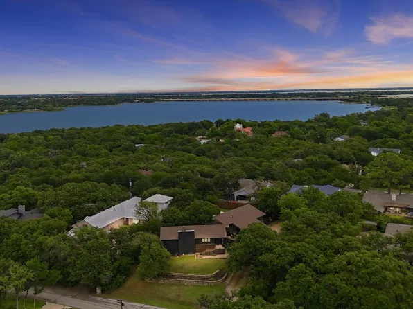 104 Highland Lake Dr, Highland Village, TX 75077