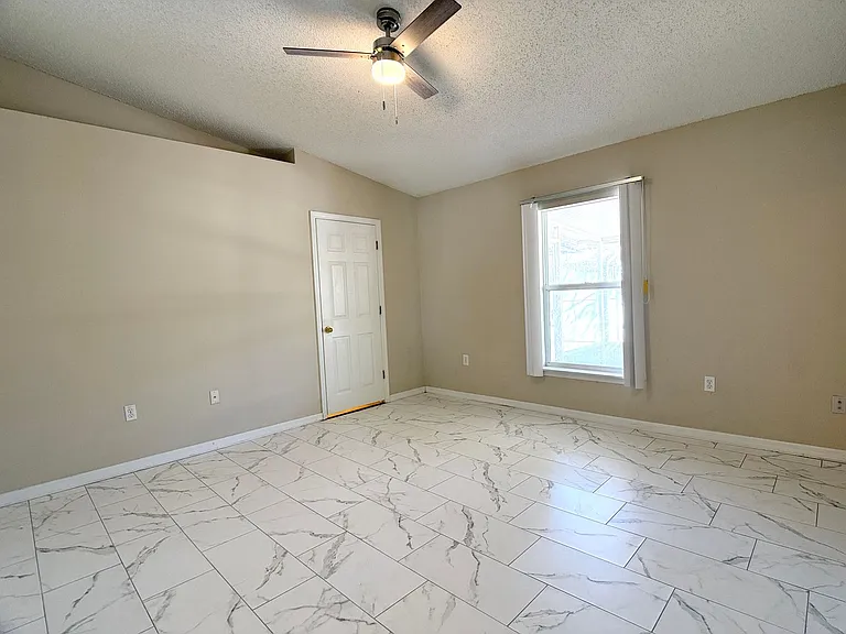 309 Catfish Dr E — Photo 10