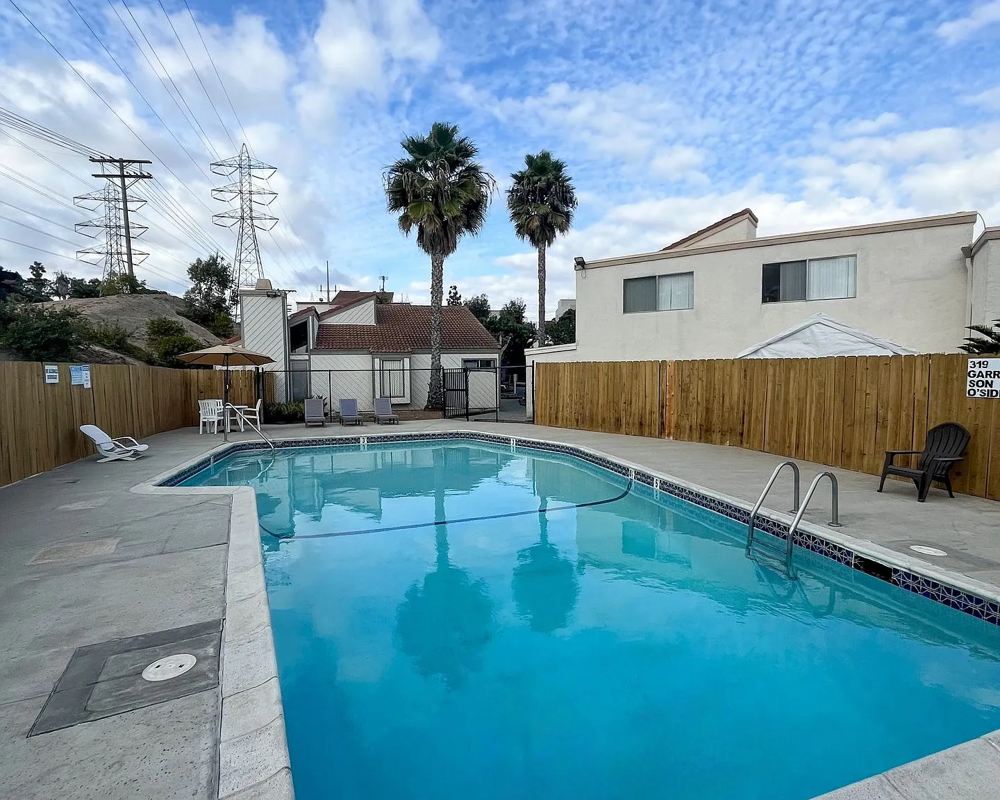 Canyon Creek Apartments B — Photo 2