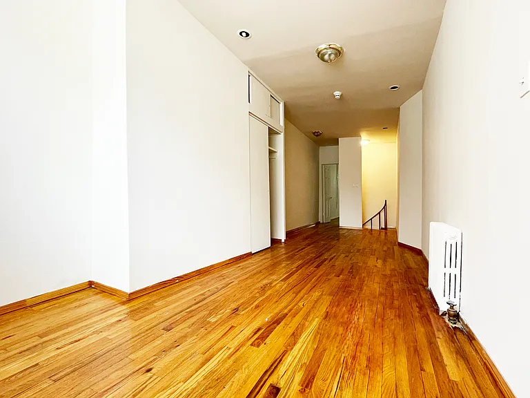 604 Manhattan Ave #1L — Photo 8