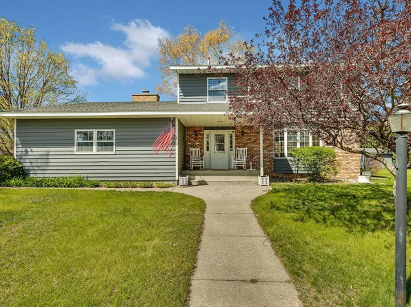 2973 Aurora Ln, Saint Cloud, MN 56303