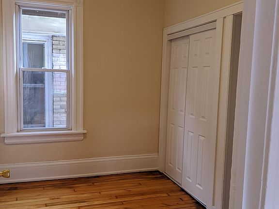 3rd image of 336 W Hadley St