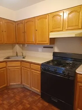 Large one bedroom, EIK, Walk in closet, (JF) Lindenwood at Lindenwood — Photo 1