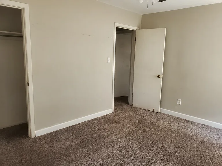 1104 Dexter Ln — Photo 15