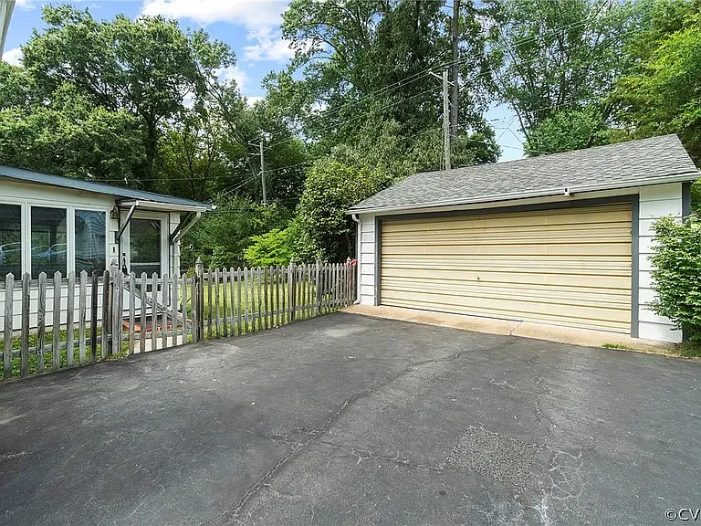 705 Woodberry Rd — Photo 19
