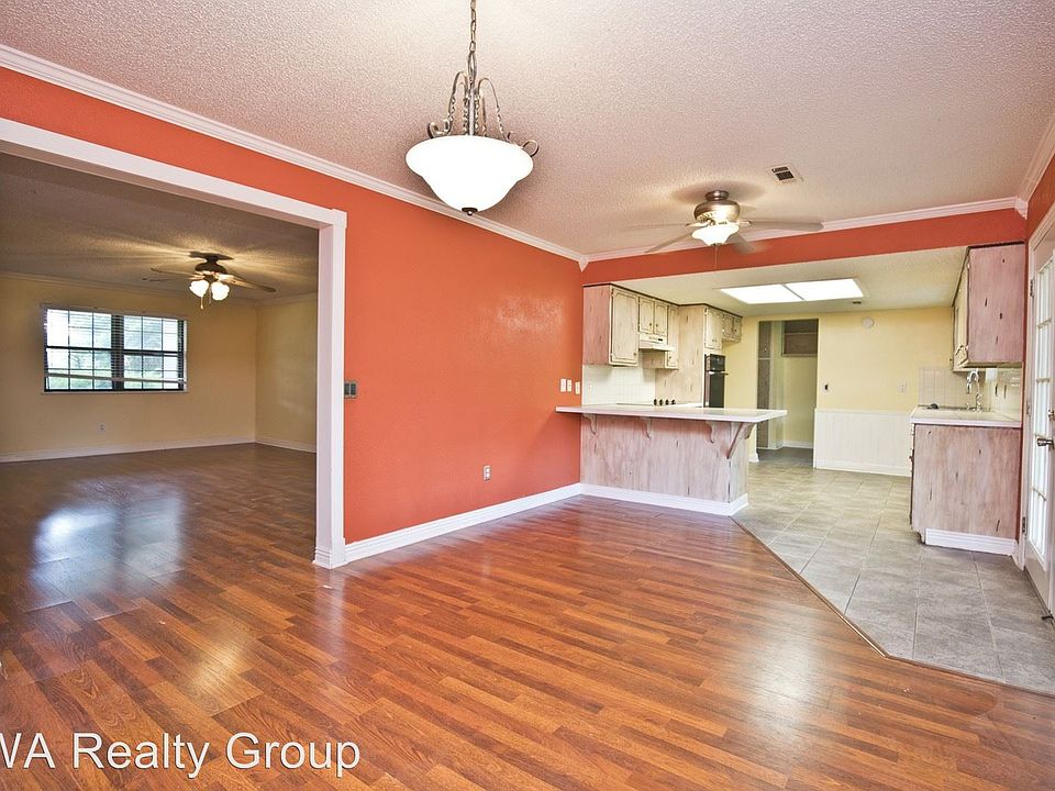1st image of 1607 SE P St