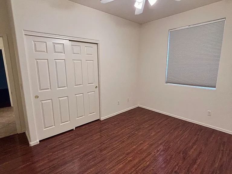 5606 W Saint Anne Ave — Photo 22