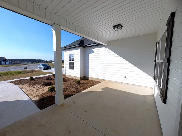 111 Nicole Britt Dr — Photo 3