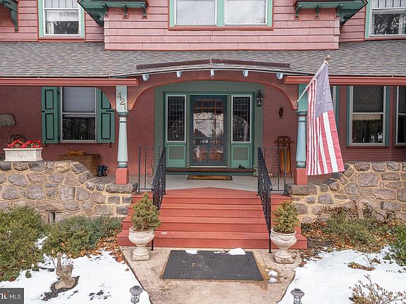 2nd image of 421 Midland Ave