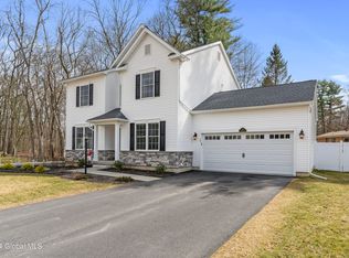 14 Spencer St, Clifton Park, NY