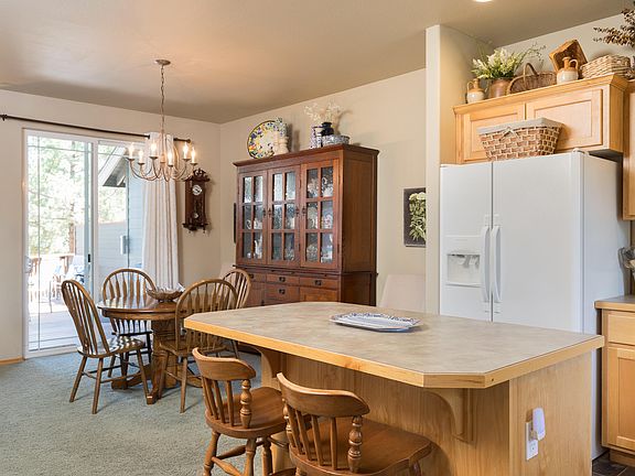 5th image of 830 Golden Pheasant Dr