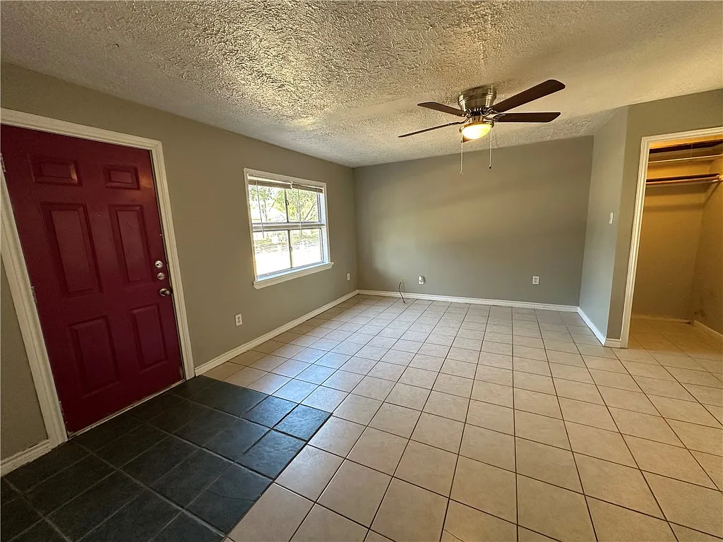 1 bed, 416 sqft, $695 — Photo 4