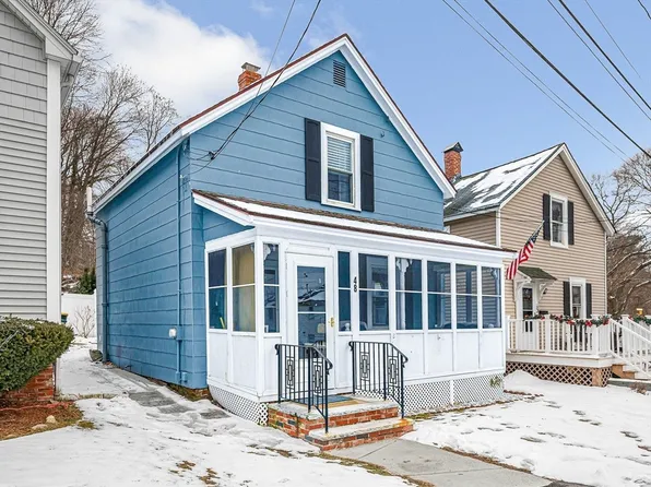 48 Beacon St, Woburn, MA 01801