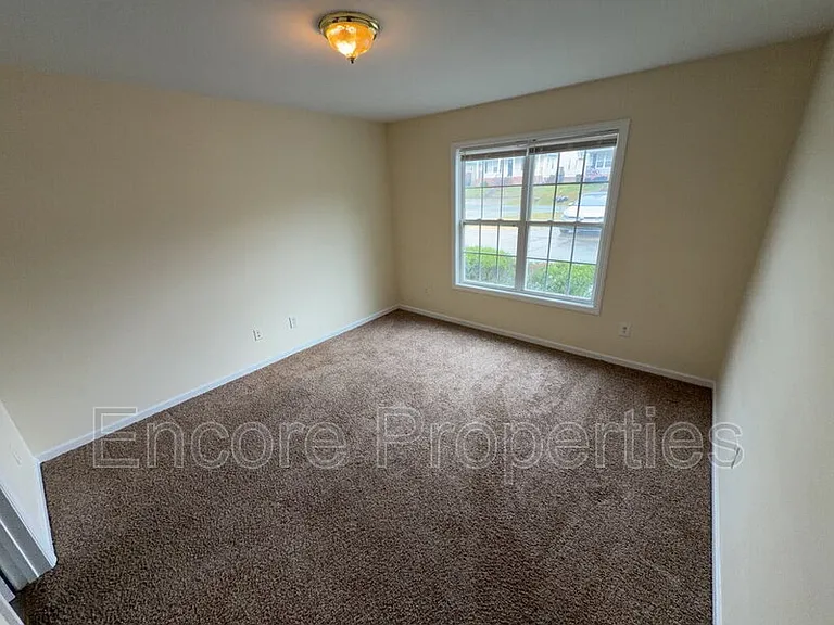 448 Anna St — Photo 9