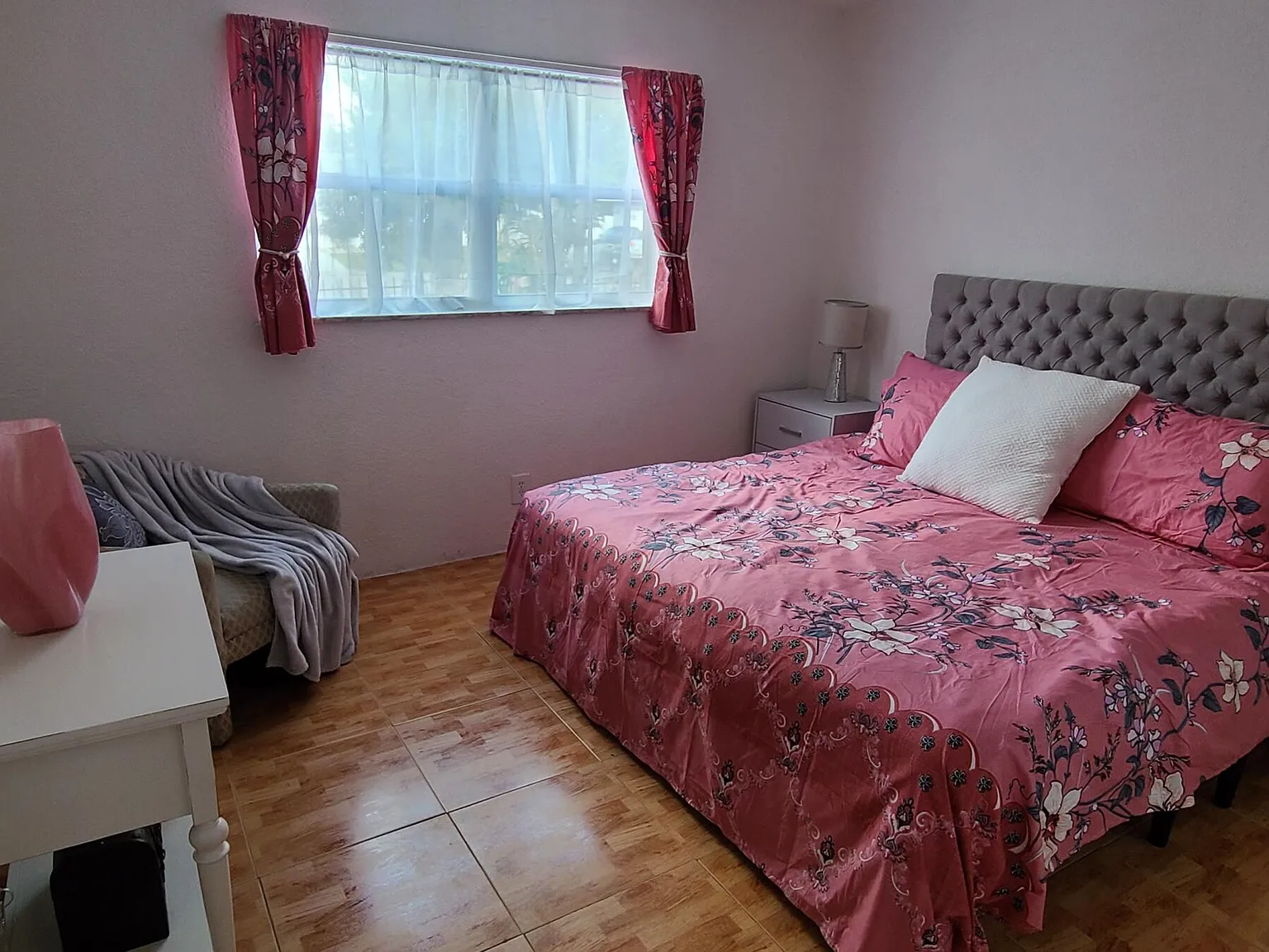 5 bed, 3.0 bath, 2796 sqft, $4,500 — Photo 3