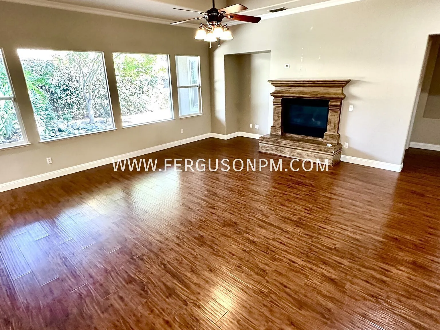 Gorgeous Four Bedroom in Mature North Natomas Home with In-Law Suite — Photo 4