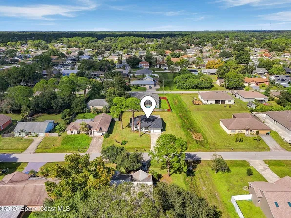 711 Kempten St NW, Palm Bay, FL 32907