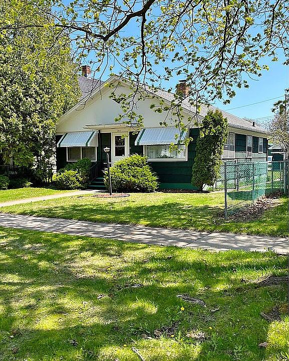 311 S 11th St, Escanaba, MI 49829 Zillow