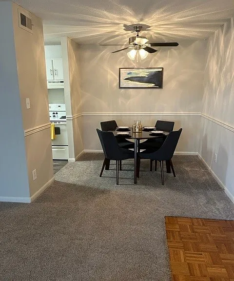 Country Club Apartments — Photo 15