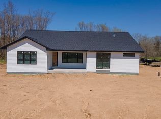 1043 E Taplin Dr, Wautoma, WI 54982
