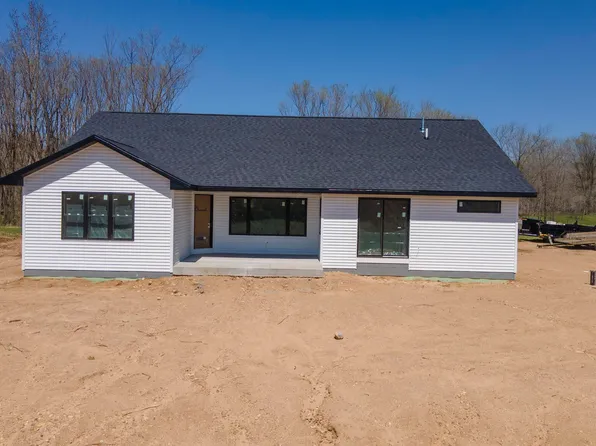 1043 E Taplin Dr, Wautoma, WI 54982