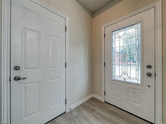 2nd image of 211 Oxford St
