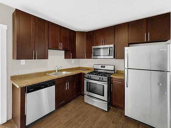 3rd image of 6356 S Sacramento Ave #1