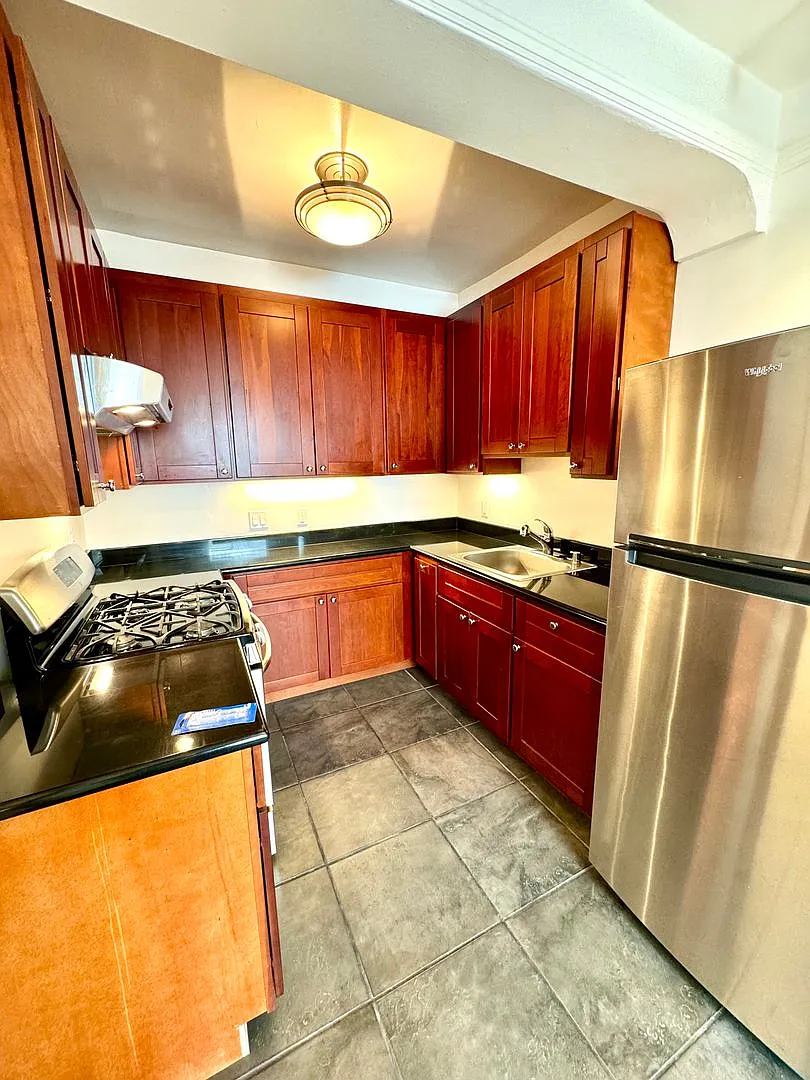 1646 Sutter Street — Photo 1